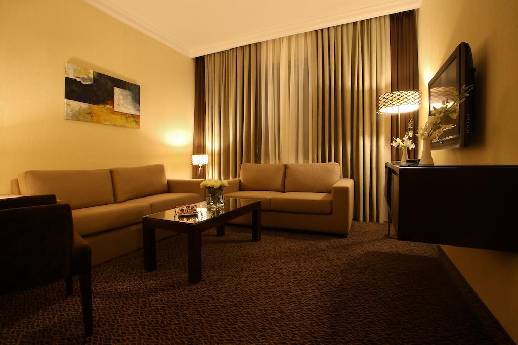 Lancaster Suites Raouche Bejrút Kültér fotó