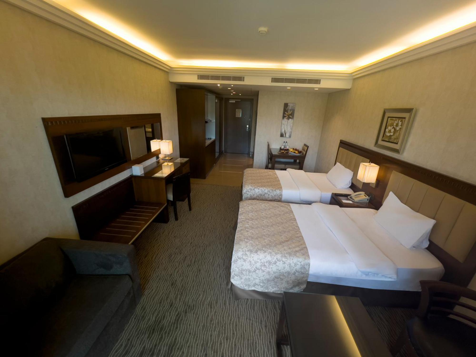 Lancaster Suites Raouche Bejrút Kültér fotó