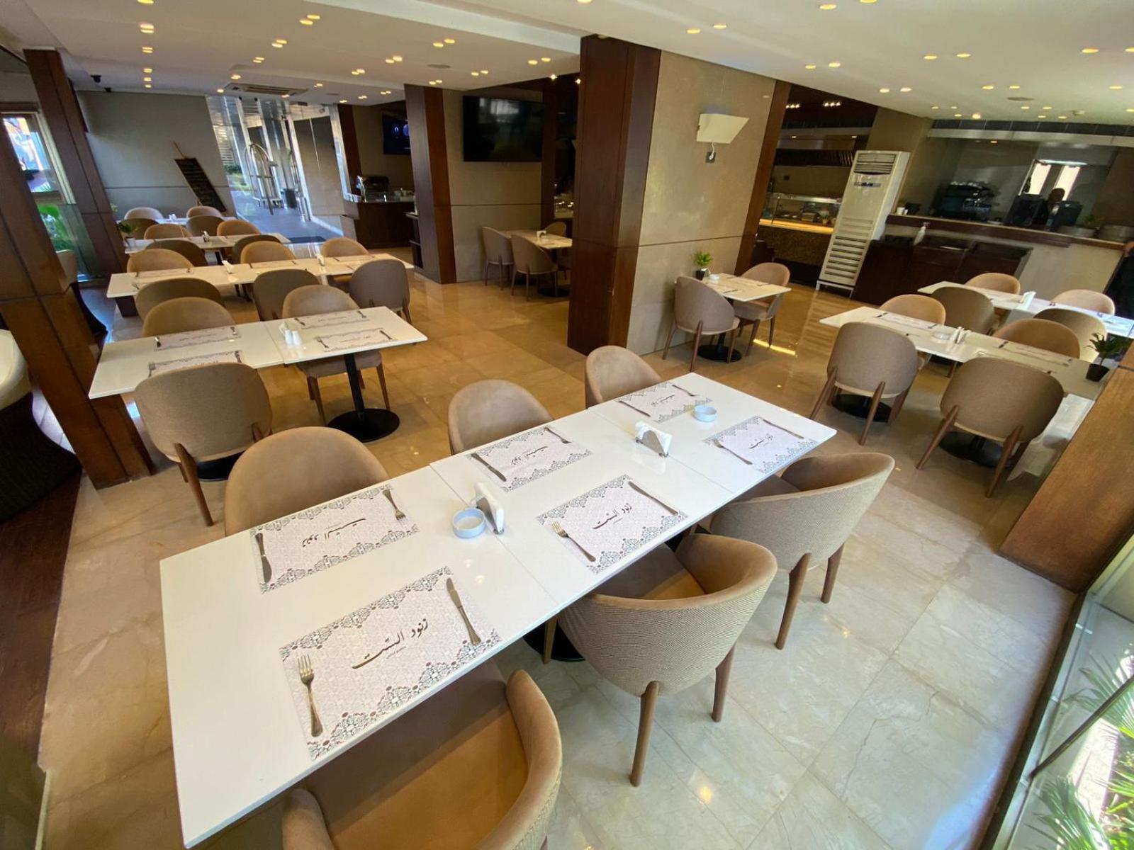 Lancaster Suites Raouche Bejrút Kültér fotó