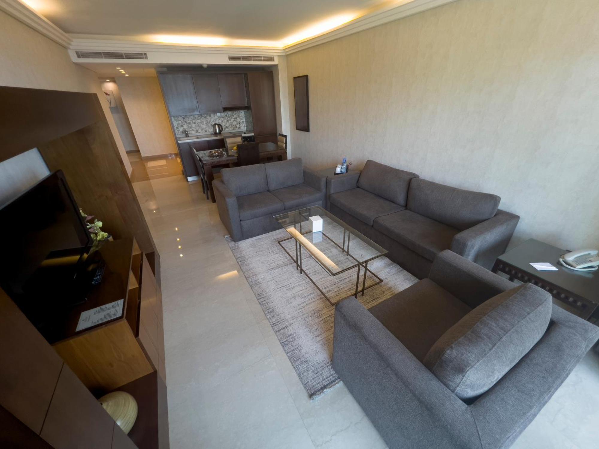 Lancaster Suites Raouche Bejrút Kültér fotó