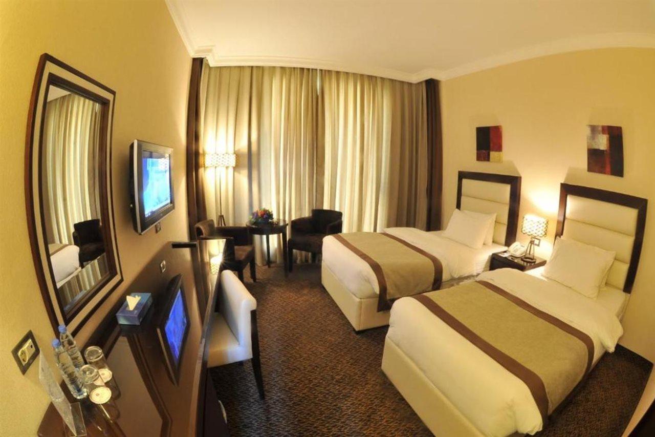 Lancaster Suites Raouche Bejrút Kültér fotó
